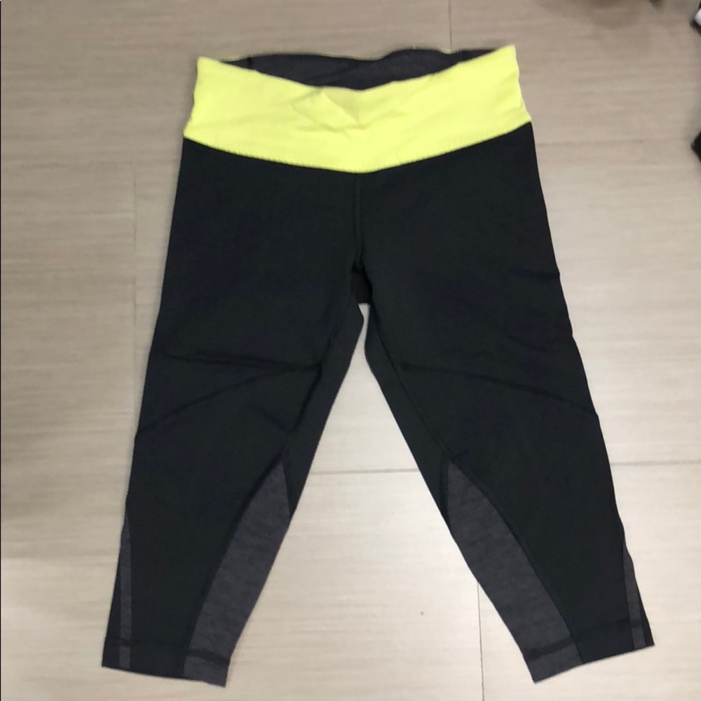 Lululemon size 4 running crop